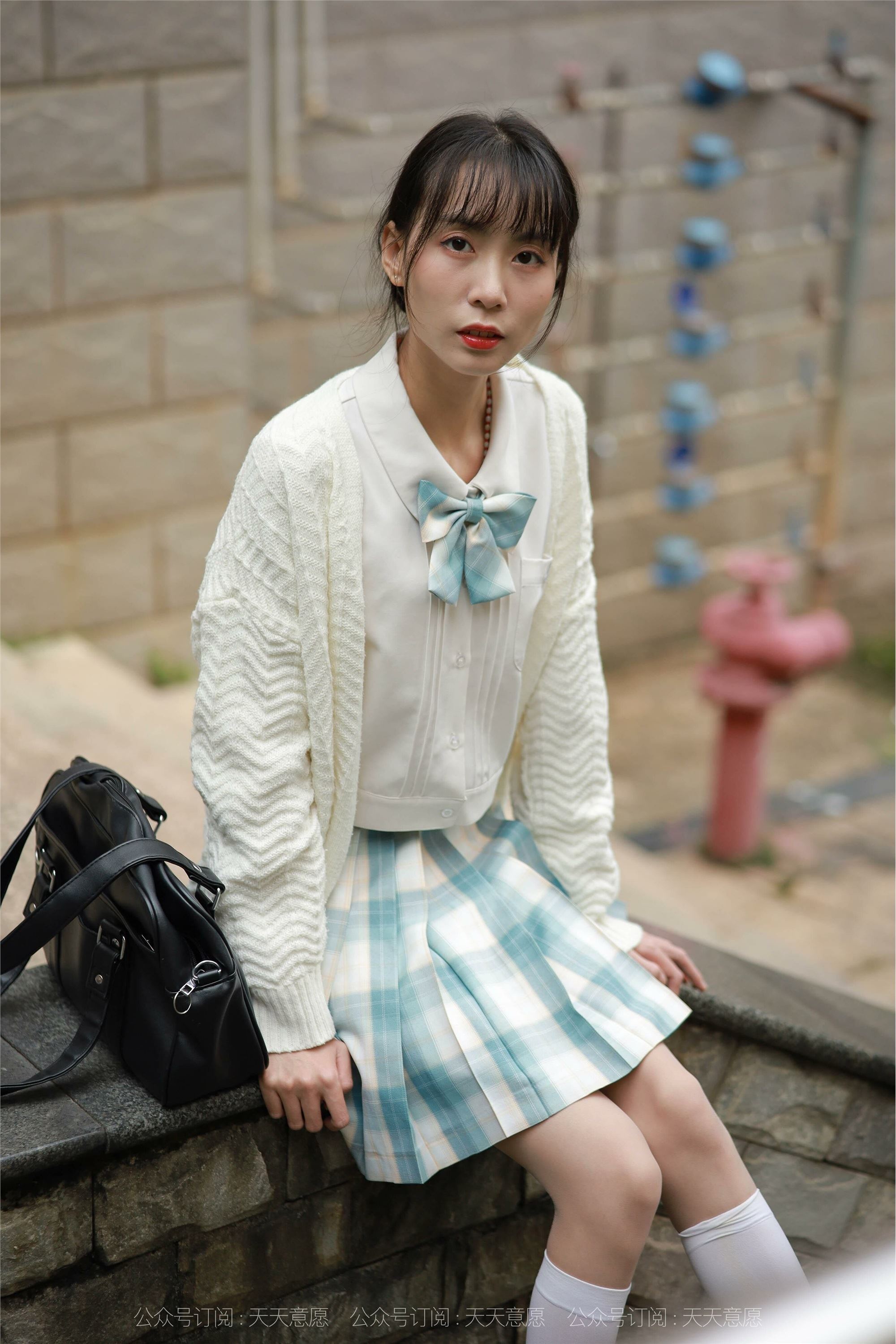 IESS异思趣向  2021.11.02 丝享家963：团团《长腿JK装》